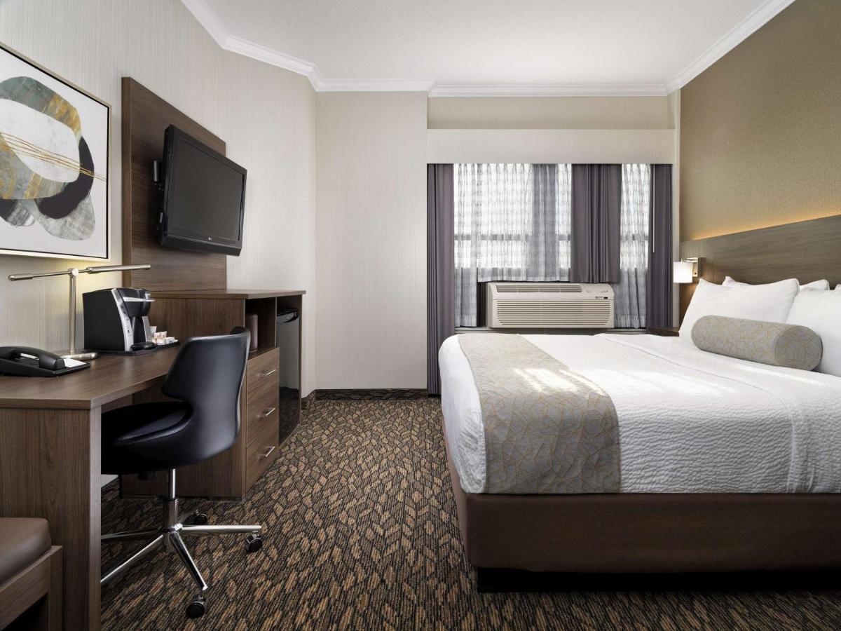 Best Western Plus Carlton Plaza Hotel Виктория Экстерьер фото