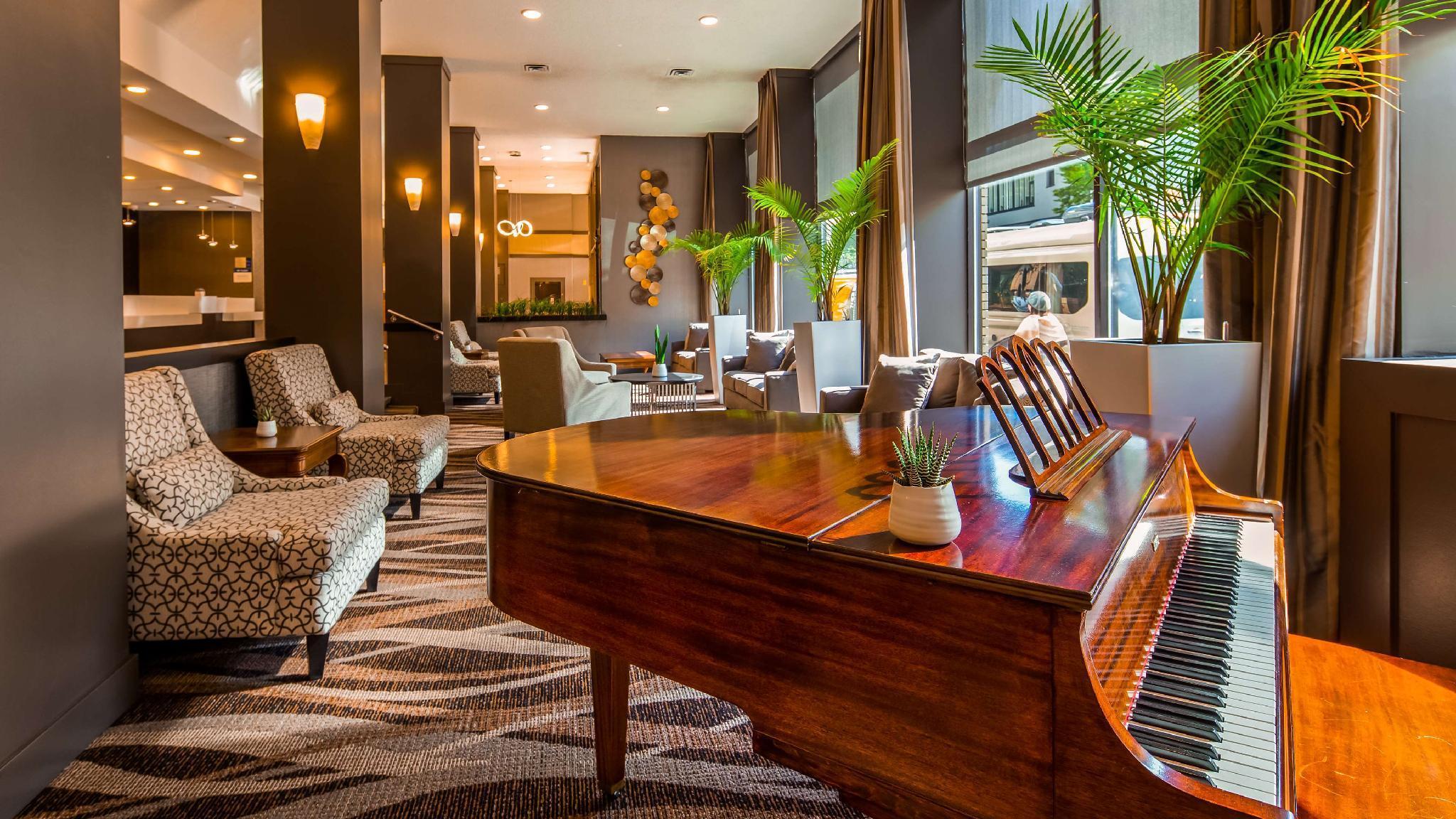 Best Western Plus Carlton Plaza Hotel Виктория Экстерьер фото