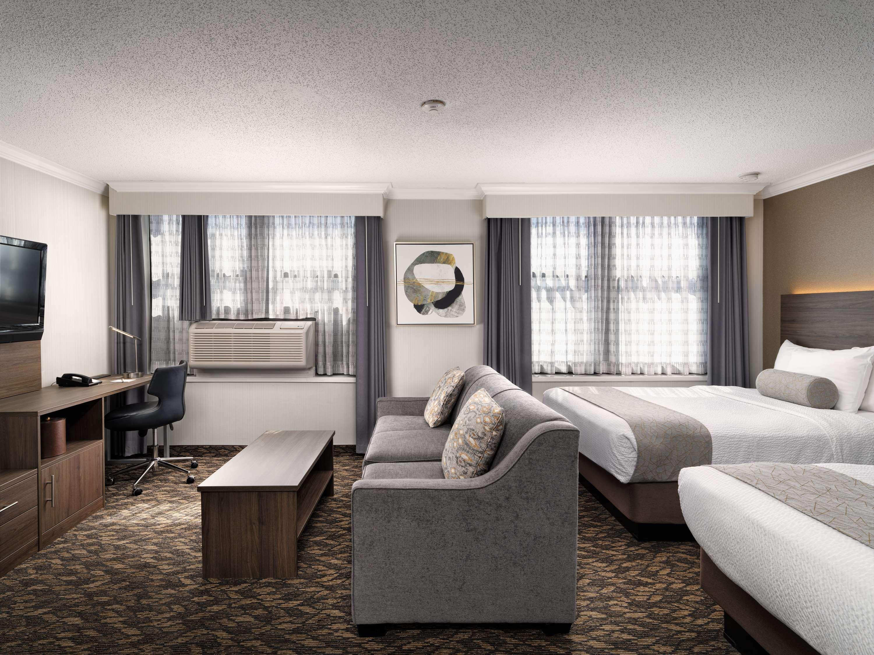 Best Western Plus Carlton Plaza Hotel Виктория Экстерьер фото
