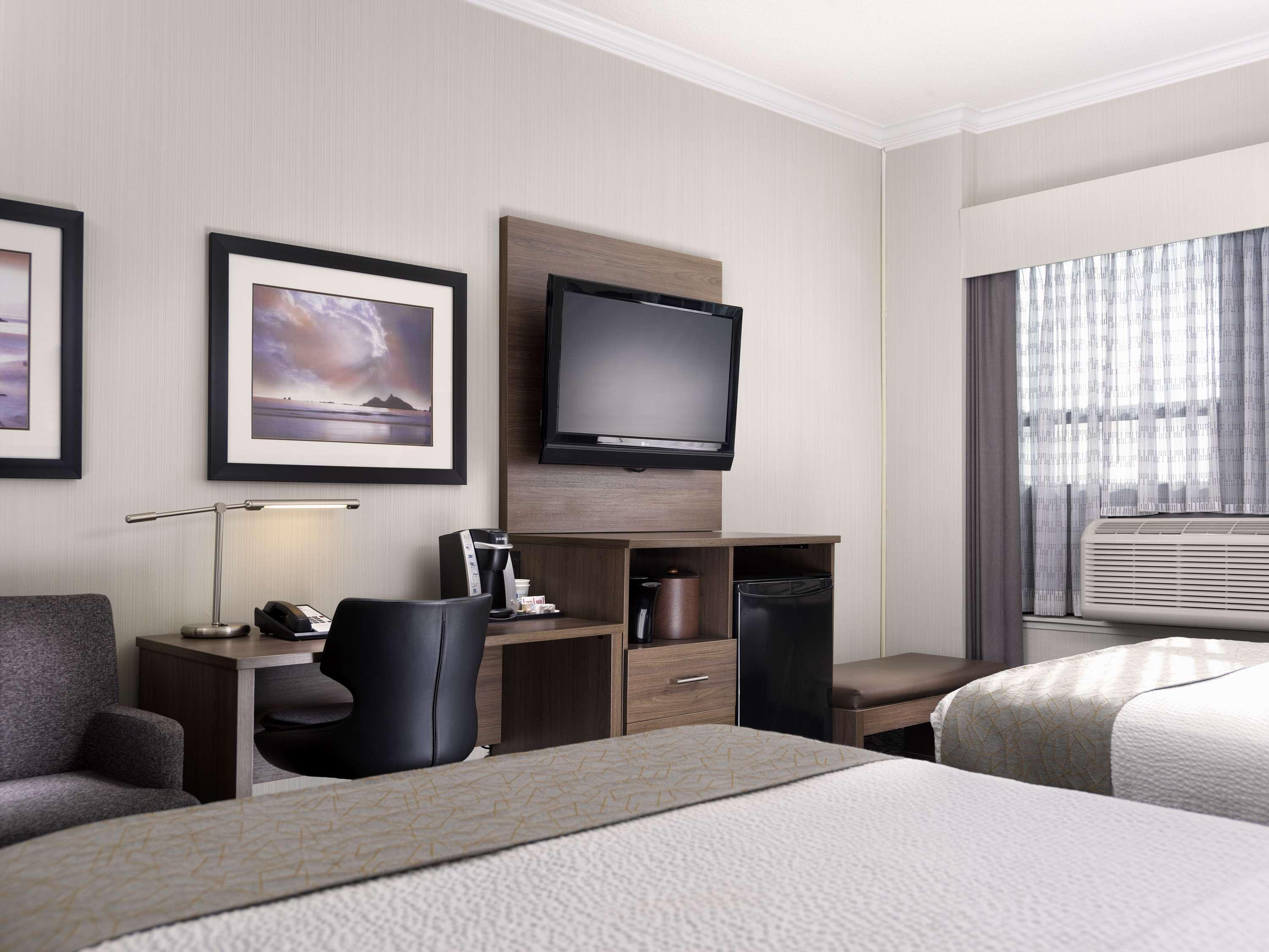 Best Western Plus Carlton Plaza Hotel Виктория Экстерьер фото