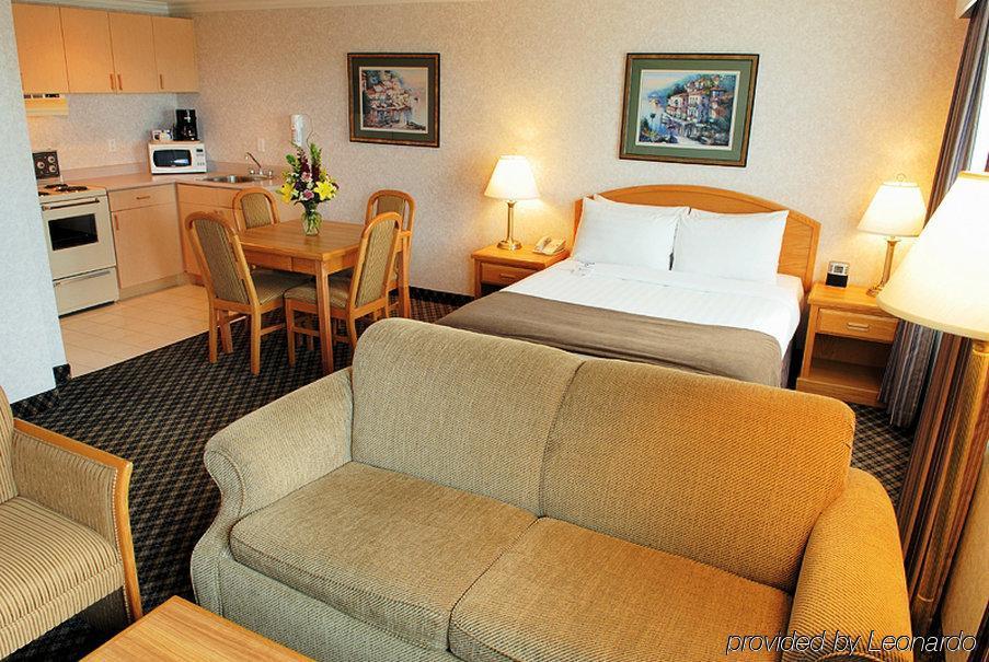 Best Western Plus Carlton Plaza Hotel Виктория Номер фото