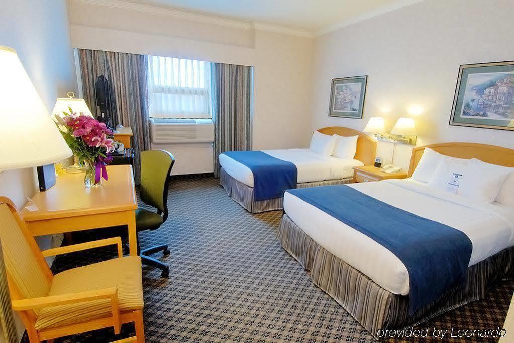 Best Western Plus Carlton Plaza Hotel Виктория Экстерьер фото