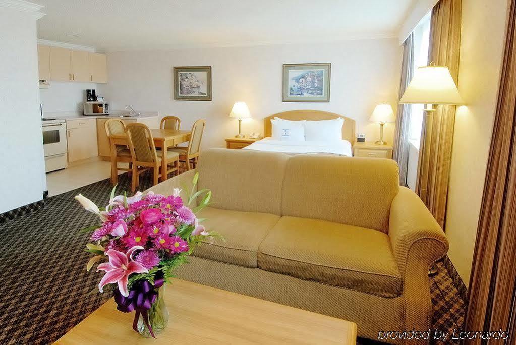 Best Western Plus Carlton Plaza Hotel Виктория Экстерьер фото