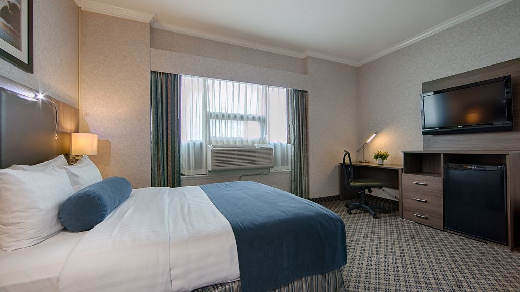 Best Western Plus Carlton Plaza Hotel Виктория Экстерьер фото